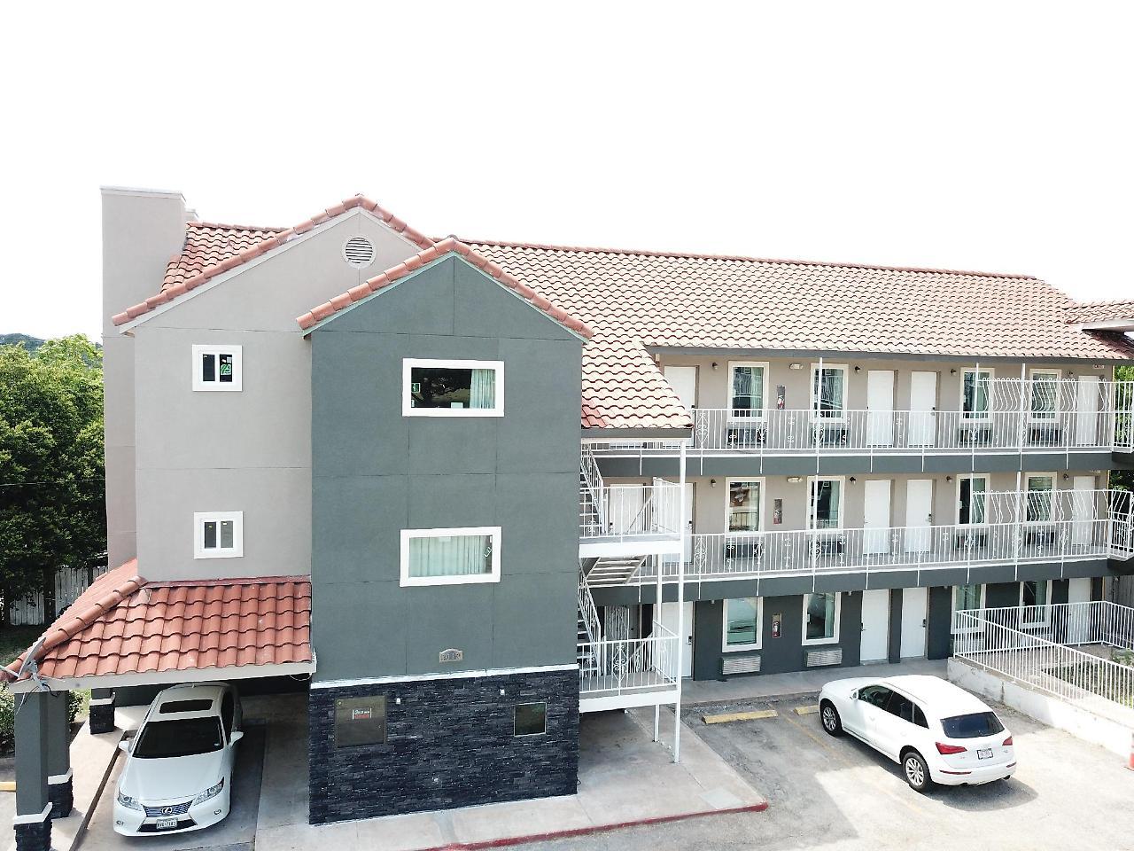 Village Motor Inn Austin Zewnętrze zdjęcie